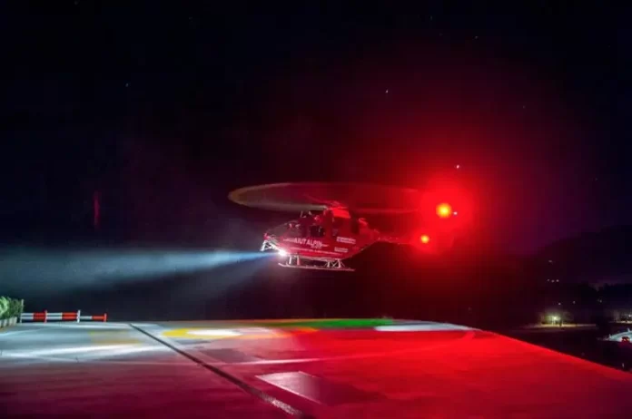 L’elisoccorso dell’Aiut Alpin Dolomites (Ansa). L’elisoccorso dell’Aiut Alpin Dolomites (Ansa).